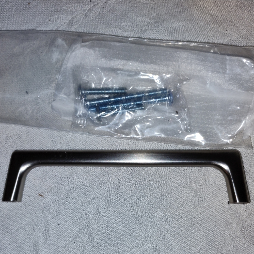 Brushed Nickel Cabinet Pull Handle - Straight Bar